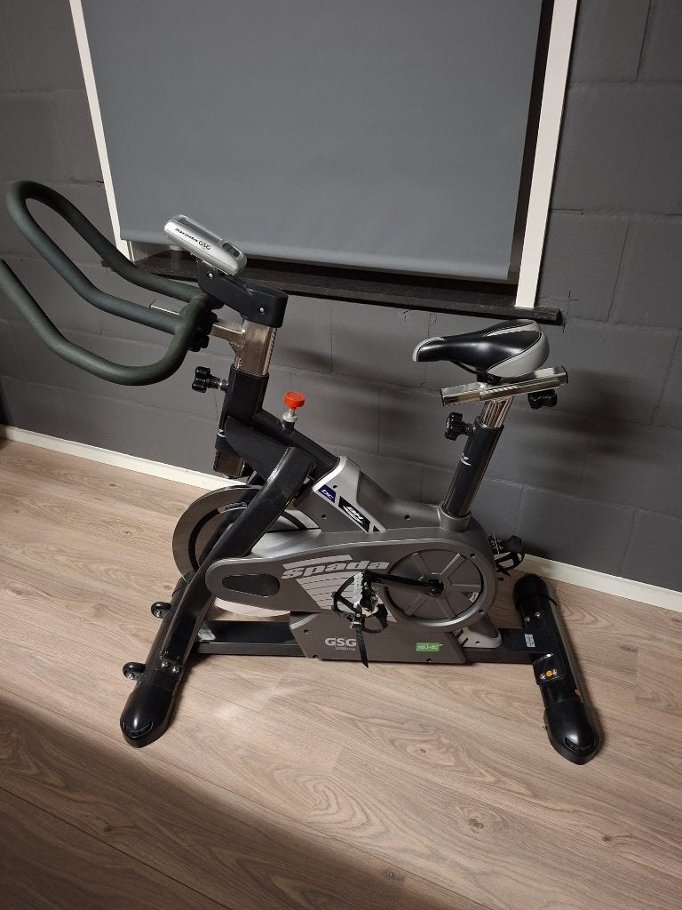 Spinningfiets en Roeitrainer, Sport en Fitness, Ophalen, Zo goed als nieuw, Benen, Overige typen