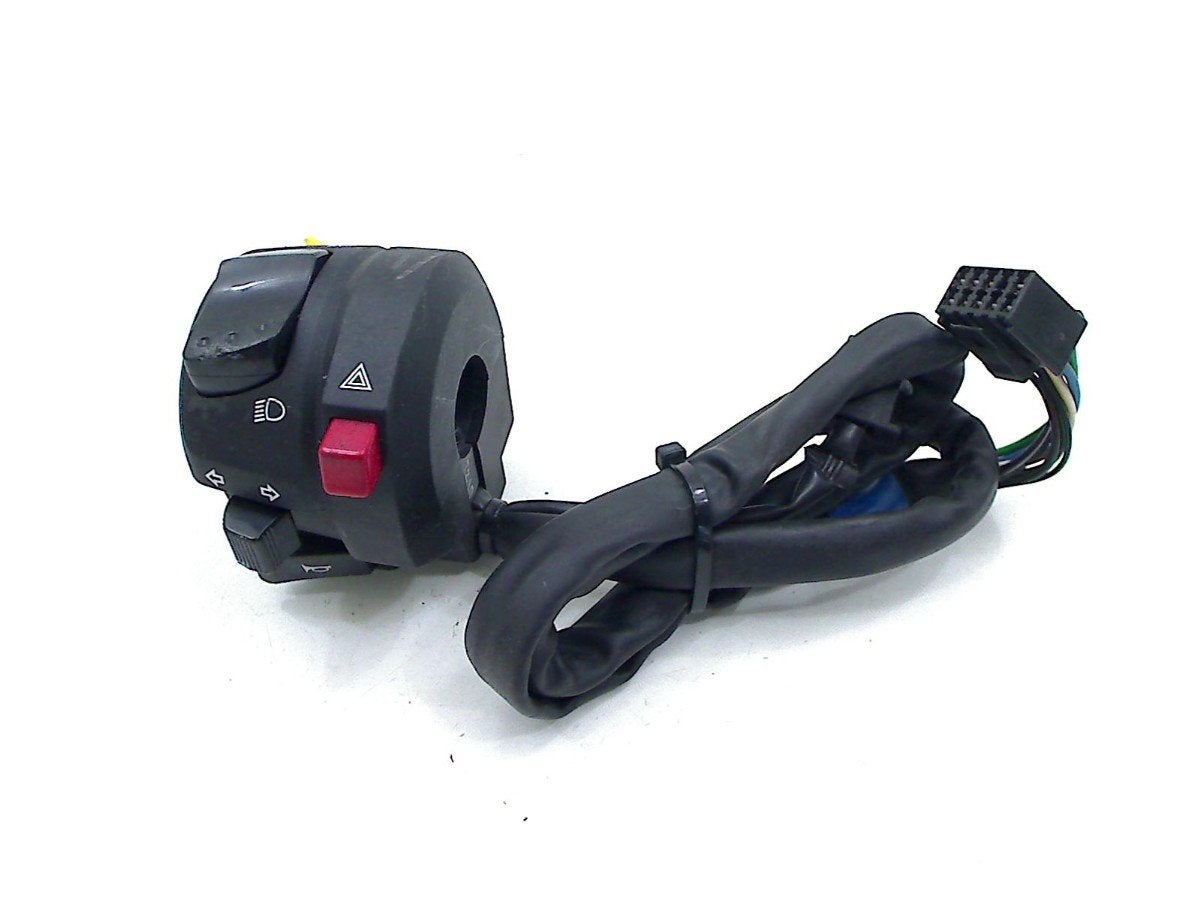 STUURSCHAKELAAR LINKS Suzuki, Dhr. S. di Majo, Gebruikt, Info@cama-motorparts.nl, P.J. Troelstraweg 8 8
3144 CX  MAASSLUIS, NL