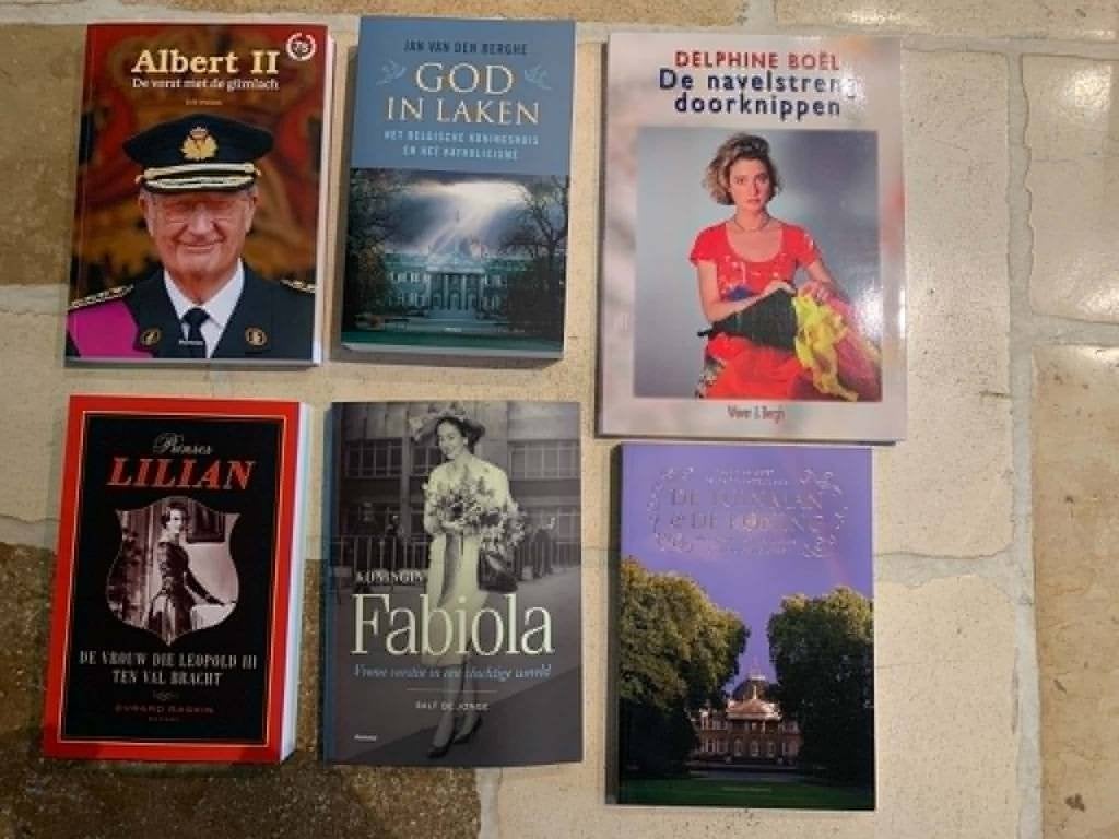 Enorme collectie boeken koningshuis in nieuwe staat., Collections, Enlèvement, Neuf, Magazine ou livre