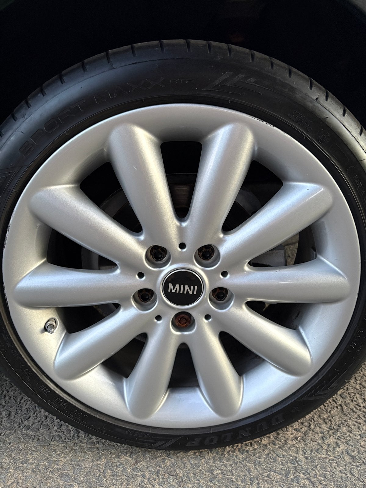 BANDEN + VELG 17" COSMOS SPOKE 499 VOOR MINI F56 EN F55/F57, Auto-onderdelen, Banden en Velgen, Ophalen, Gebruikt, Banden en Velgen