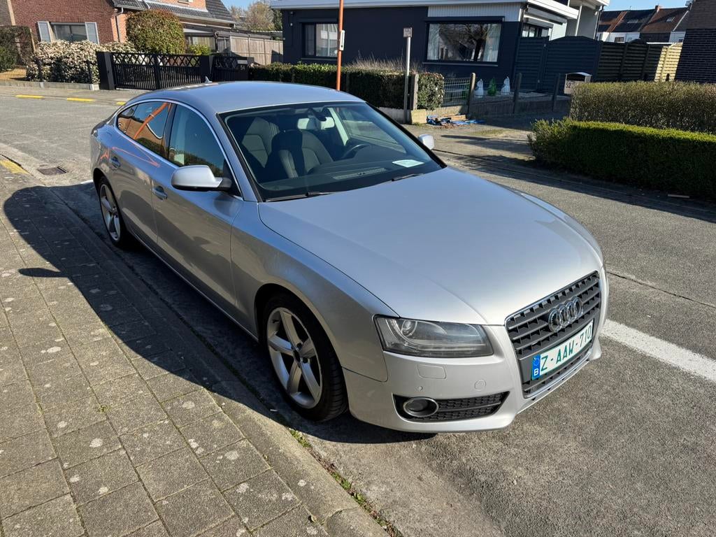 Audi A5, Autos, Audi, Entreprise, A5, Essence, Euro 5, Hatchback, 5 portes, Boîte manuelle, Argent ou Gris, Gris, Tissu, Enlèvement