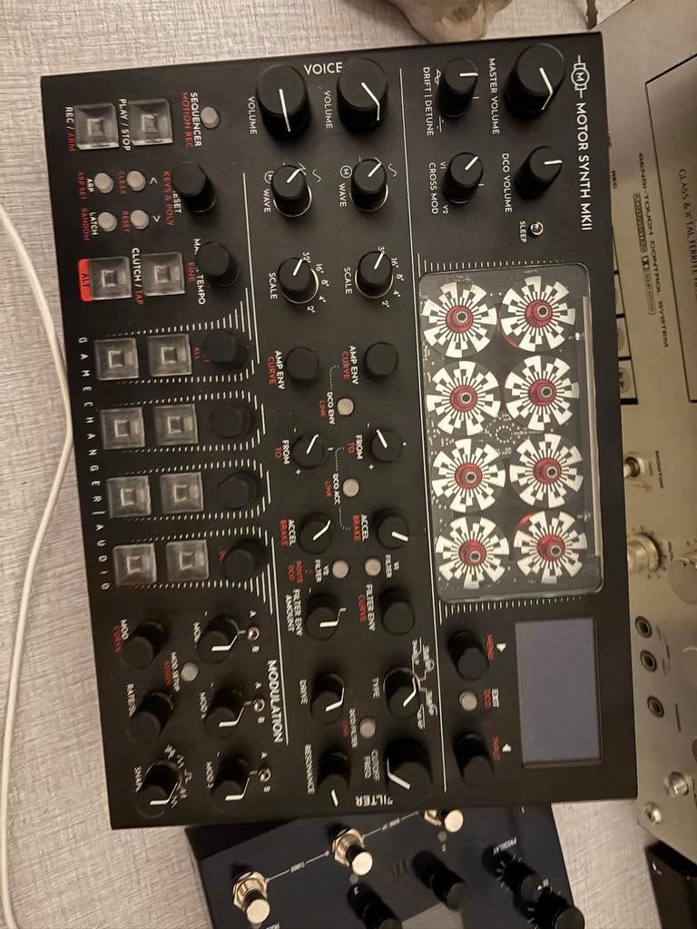 Gamechanger Motorsynth mk2, Muziek en Instrumenten, Synthesizers, Ophalen, Zo goed als nieuw