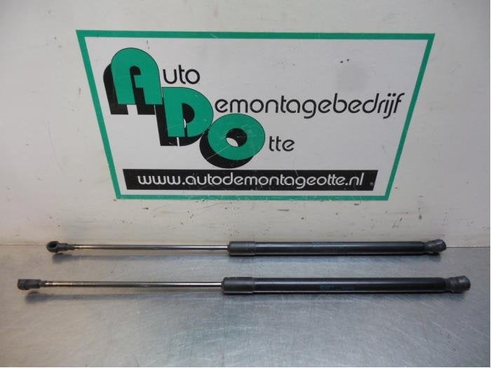 Kit amortisseur gaz hayon d'un Seat Ibiza (Ibiza 08-), -, Utilisé, -, Seat