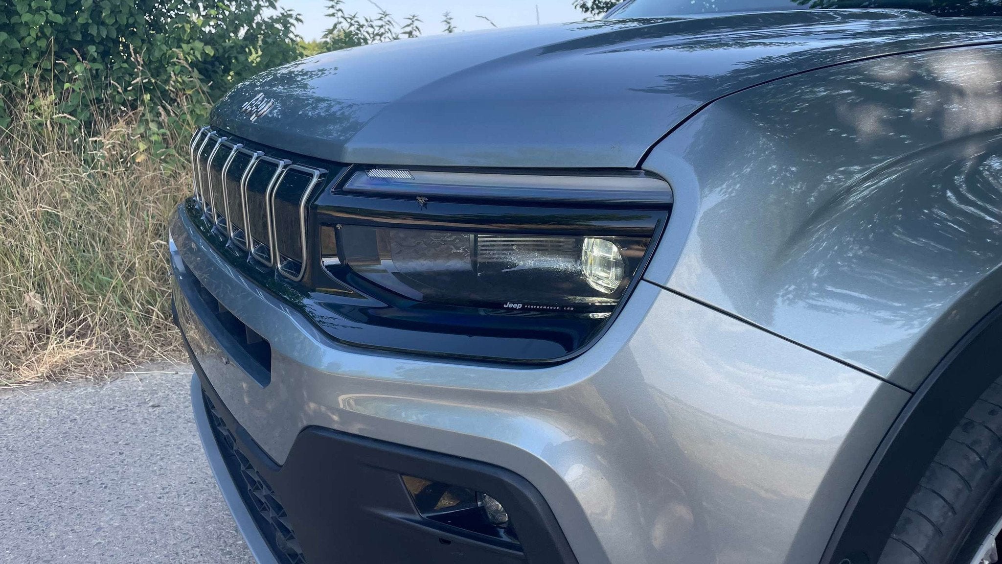 Jeep Avenger Avenger 1.2 Turbo MHEV Summit Radio JBL options, Autos, Argent ou Gris, Achat, Noir, 5 portes