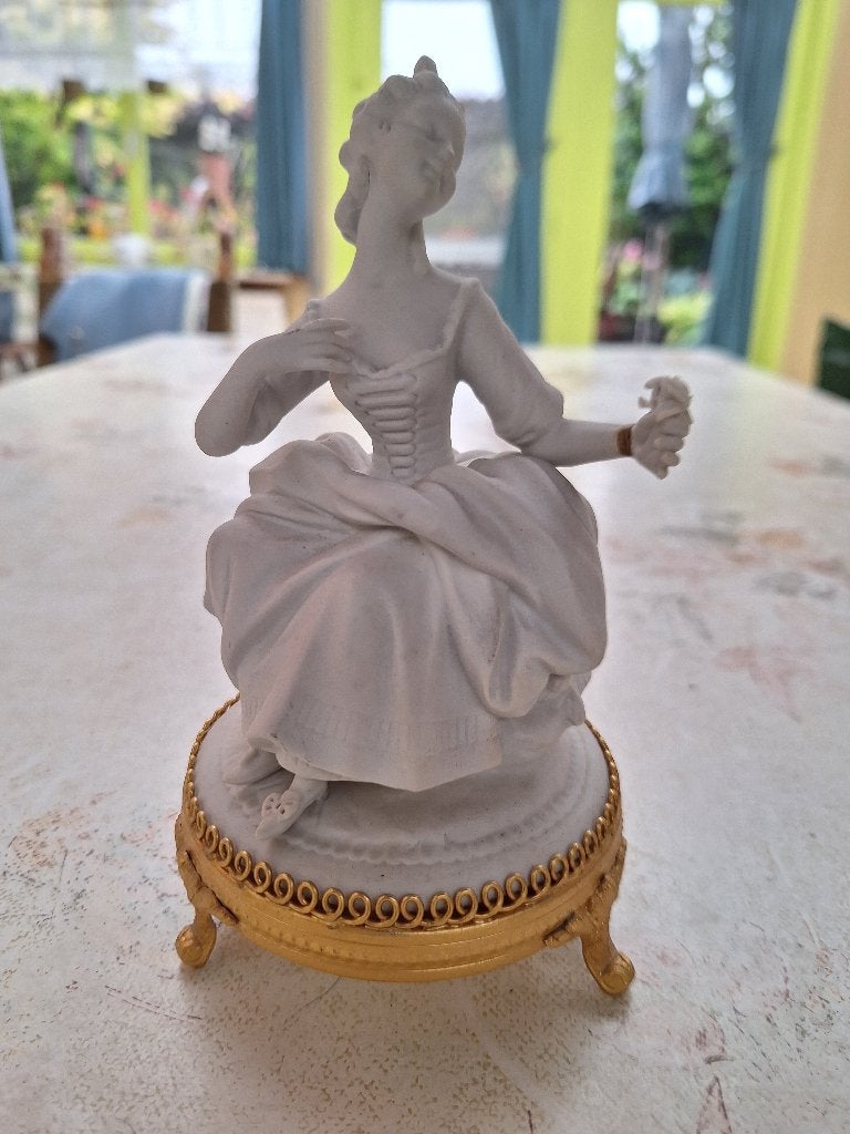 Statue en biscuit pour dame, Enlèvement, Comme neuf, Humain