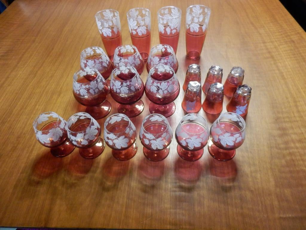 (46) =services de 22 verres roses et blanc, Ophalen of Verzenden, Zo goed als nieuw, Glas, Glas of Glazen