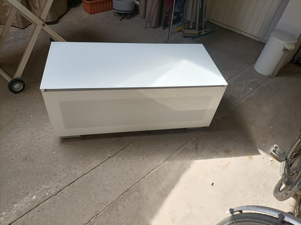 TV meubel op wieltjes., Ophalen