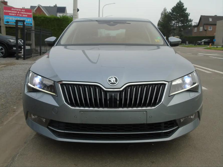 Skoda Superb 2.0i 4x4 *08/2016*1e Eigen*Navi*Xenon*AUTOMAAT, Auto's, Skoda, Automaat, Euro 5, 1984 cc, Leder