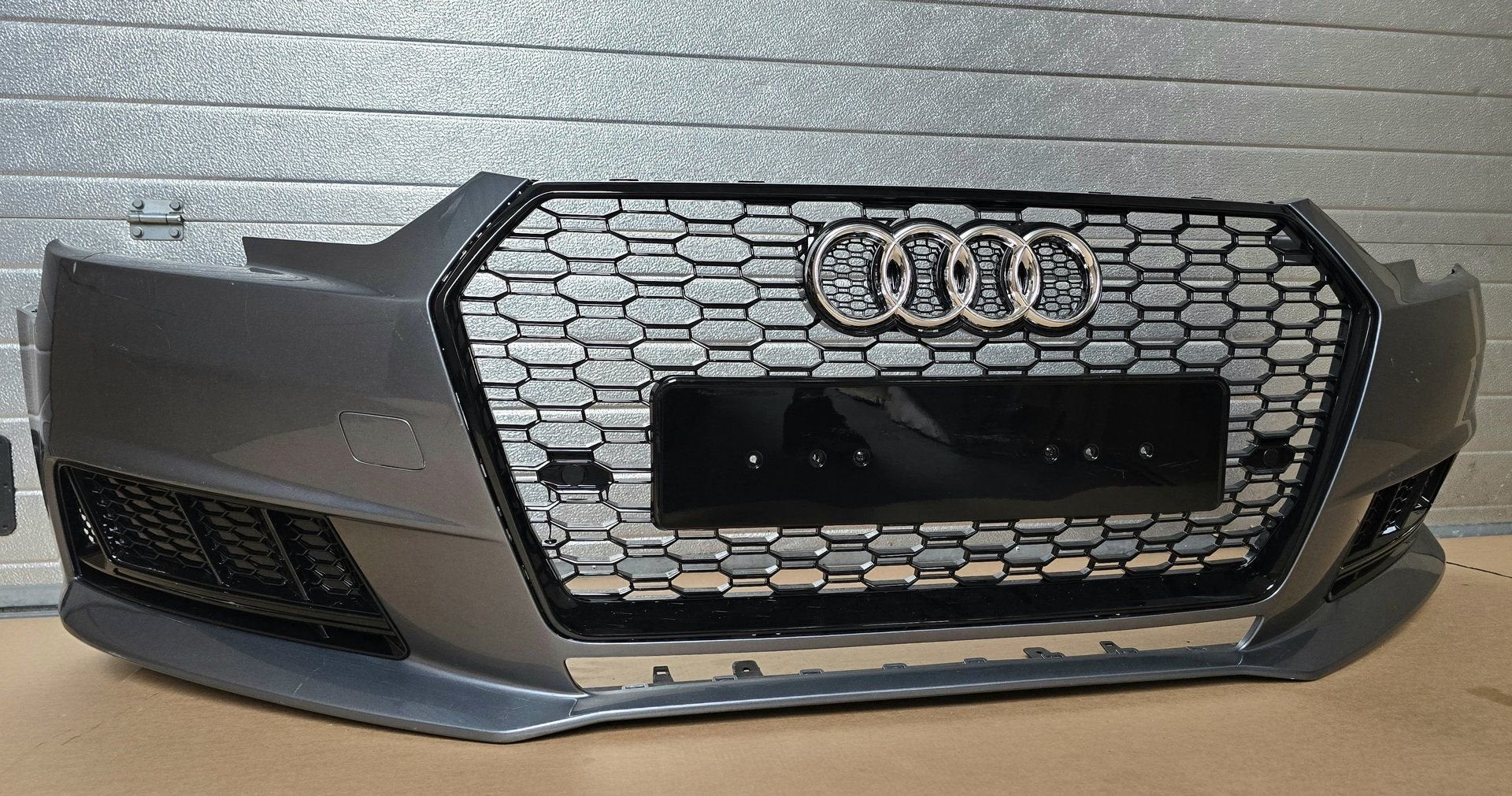 Voorbumper Audi A4 B9 8W ORGINEEL 8W0807437 2016-2019 BUMPER, Auto-onderdelen, Gebruikt, -, Voor, Bumper
