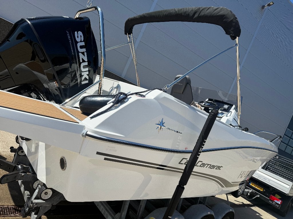 Jeanneau Cap Camarat 6.5 CC serie 3 Suzuki 150PK APX Digital, Sports nautiques & Bateaux, Bateaux de pêche & à console, Comme neuf
