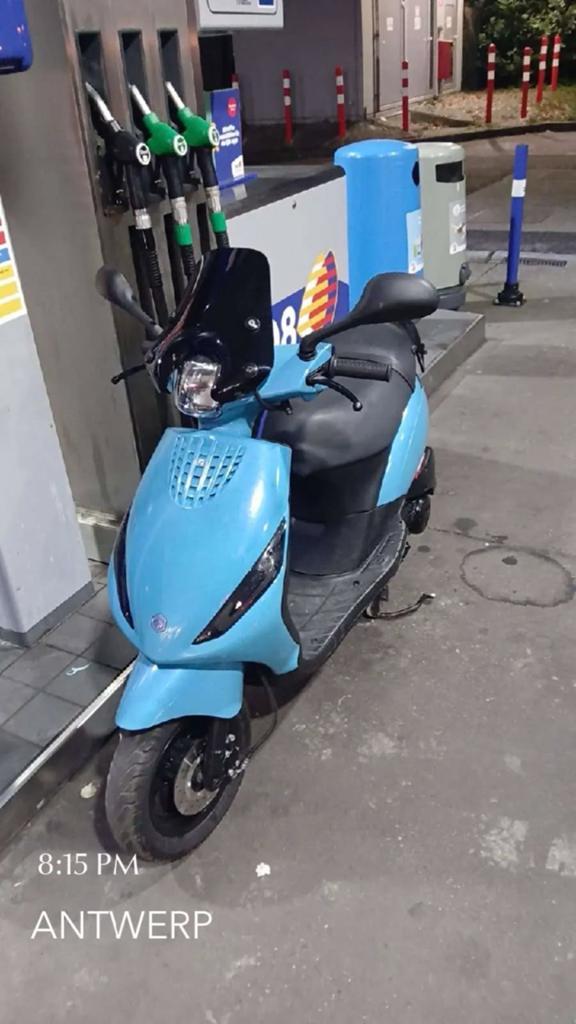 Piaggio zip injectie 2023 A klasse, Fietsen en Brommers, Scooters | Piaggio, Ophalen of Verzenden, Zo goed als nieuw, Zip