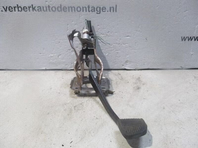 REMPEDAAL Toyota Celica (T20) (01-1993/11-1999), Enlèvement ou Envoi, Kundenbetreuung@toyota.de, Toyota, Utilisé