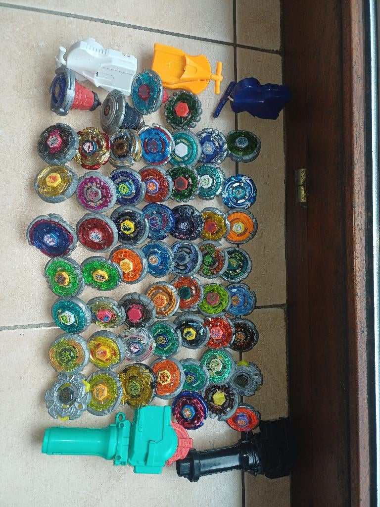 Beyblades tussen 3 en 15 euro per stuk, Verzamelen, Speelgoed, Ophalen of Verzenden, Zo goed als nieuw