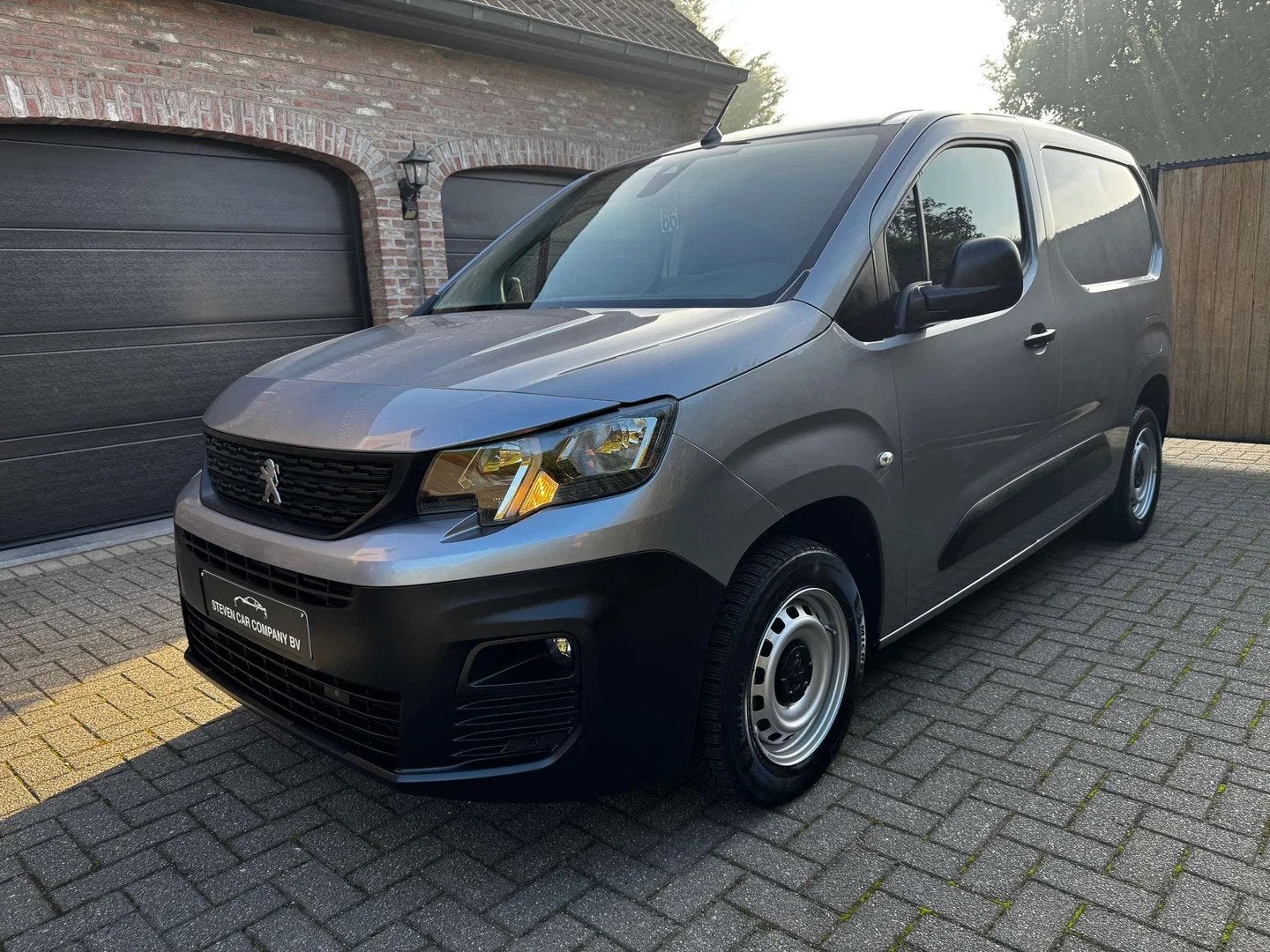 Peugeot Partner | BTW INCL | 3 ZIT | NAVI | CAMERA | CARPLAY, 144 g/km, 4 cilinders, 5 deurs, 56 kW