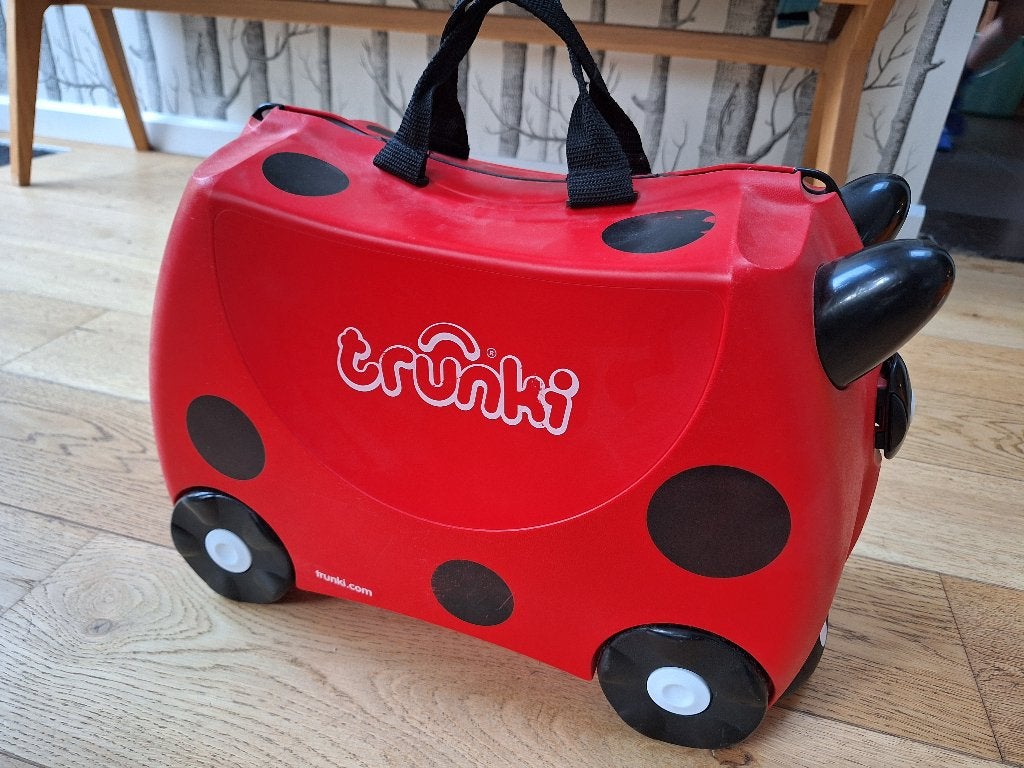 Trunki reiskoffertje rood (Lieveheersbeestje), Enlèvement, Utilisé