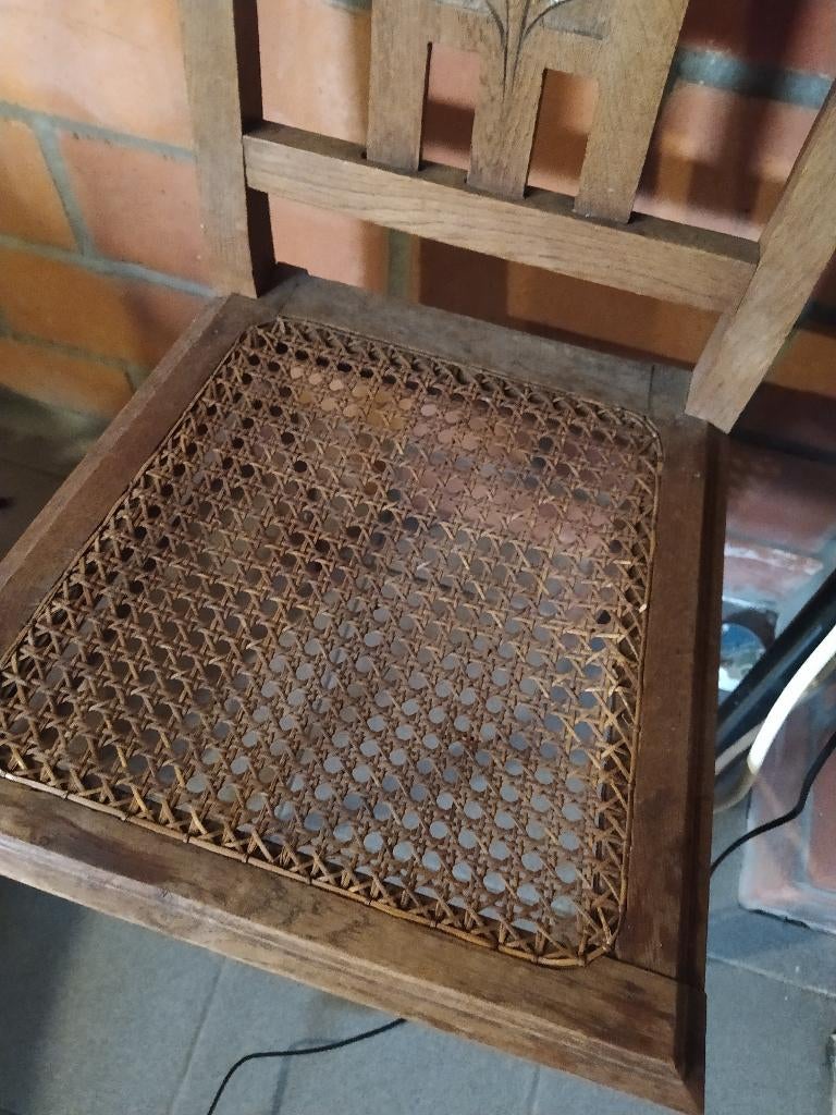 Gratis stoel met rieten zitvlak, Gebruikt, Bruin, Hout, Eén