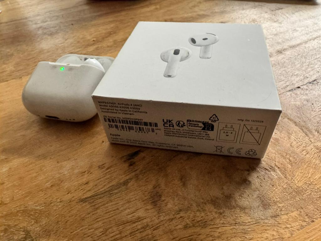 Airpods 4 et suppression active du bruit, Enlèvement, Comme neuf