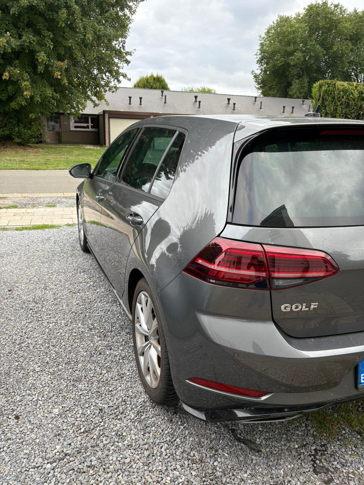 Golf r line, Euro 5, Stof, Handgeschakeld, Dealer onderhouden