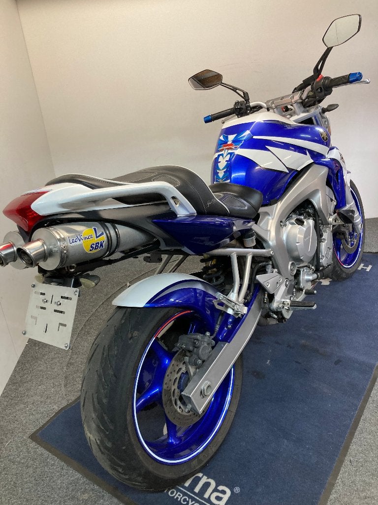 Yamaha FZ 6 MY'09 réf. LS 366, Entreprise, Occasion, Plus de 35 kW, 4 cylindres