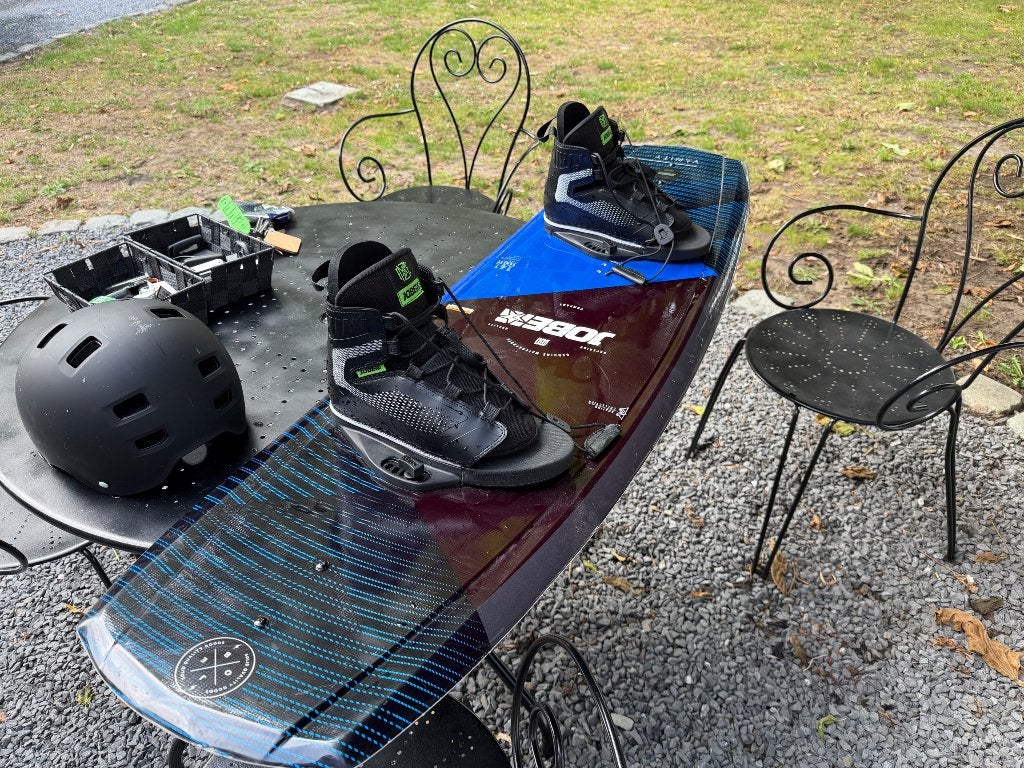 Planche de wakeboard jobe + casque decathlon, Ophalen of Verzenden, Nieuw, Dame of Heer, Jobe