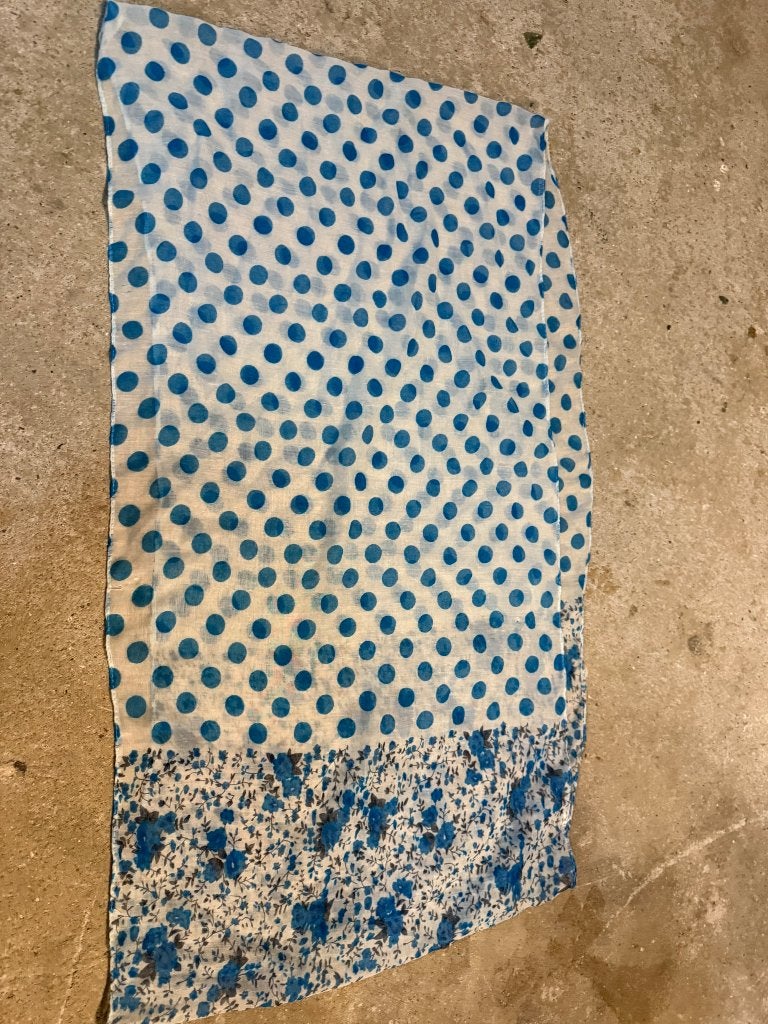 Foulard blanc à motifs poids bleu et fleurs, Enlèvement ou Envoi, Neuf