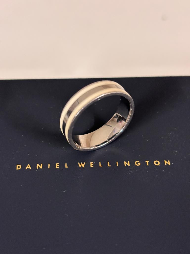 Bague Daniel Wellington, Enlèvement, Comme neuf, Autres matériaux, Femme