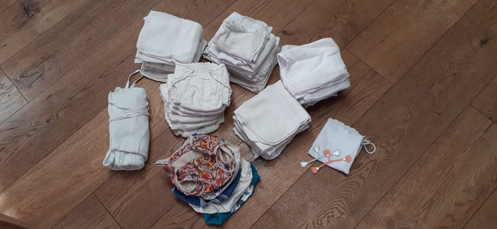 Pakket herbruikbare luiers (small) en nog wat extra's, Ophalen of Verzenden, Gebruikt, Overige typen, Overige merken