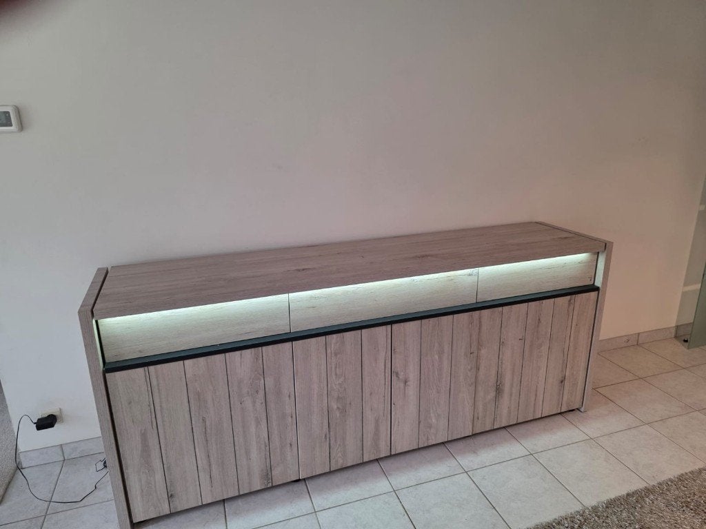 kast eetkamer, Ophalen, Zo goed als nieuw, Modern