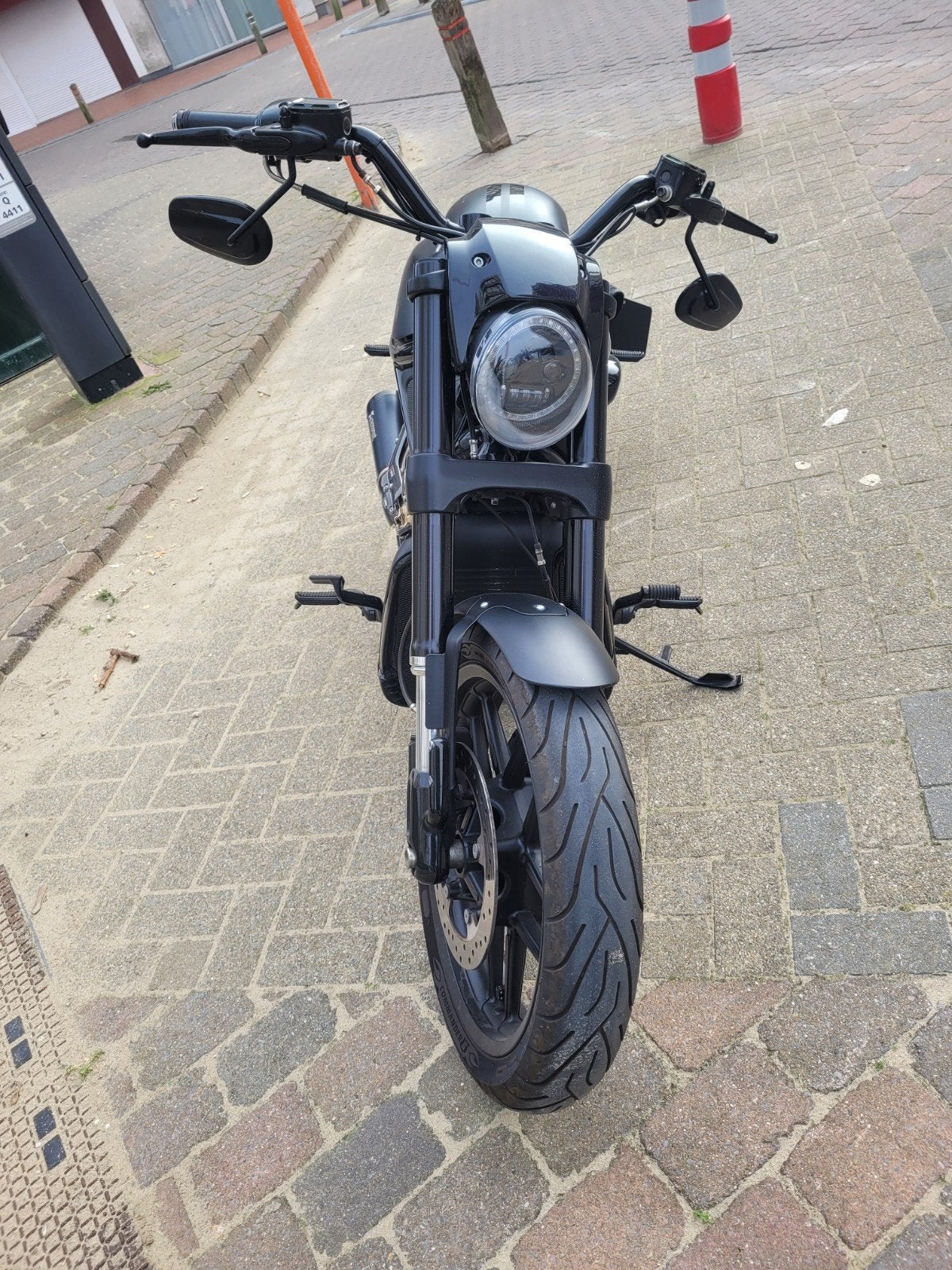 Prachtige night rod,  met smaak omgebouwd     the Beast, Motoren, Particulier
