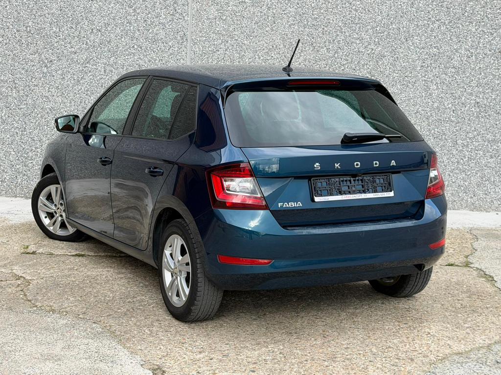 Skoda Fabia 1.0 Essence 2021 GARANTIE 12 Mois LED/ caméra, Autos, Achat, Euro 6, Entreprise, Boîte manuelle