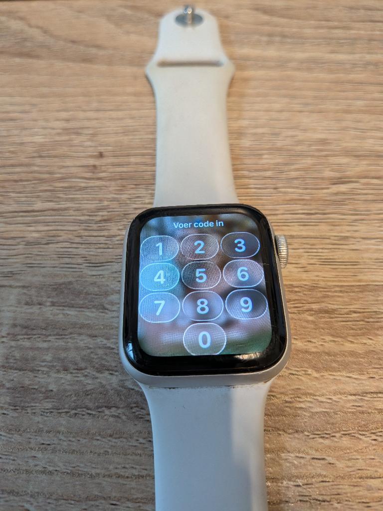 Apple Watch SE 2e generatie (model 2022) (Cellular-functie), Handtassen en Accessoires, Smartwatches, Ophalen, Gebruikt, IOS, Waterdicht