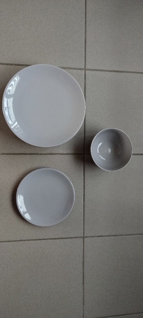 Licht grijze Borden, Enlèvement, Comme neuf, Moderne, Assiettes(s)