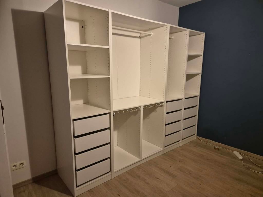Ikea pax, Enlèvement