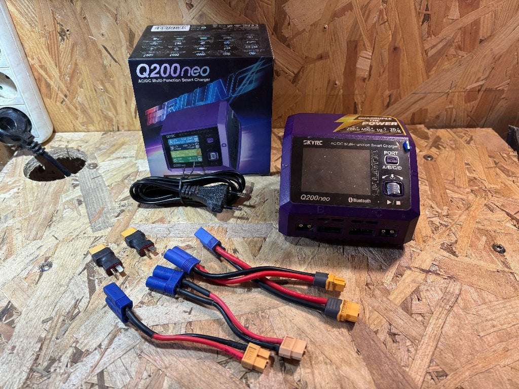 Chargeur SkyRC Q200 Neo quadruple 6s LiPo 10A, Hobby & Loisirs créatifs, Enlèvement ou Envoi, Comme neuf, Électro, Pièce