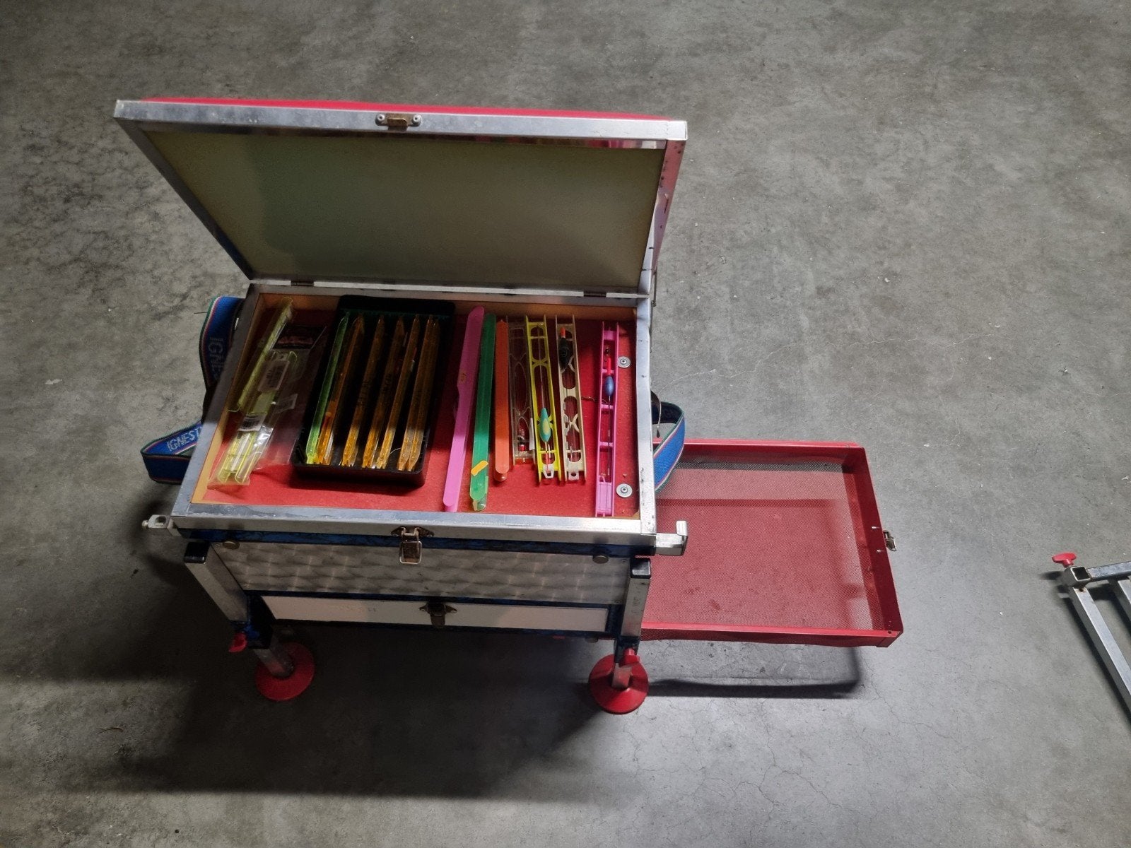 Visbak, Bricolage & Construction, Boîtes à outils, Enlèvement