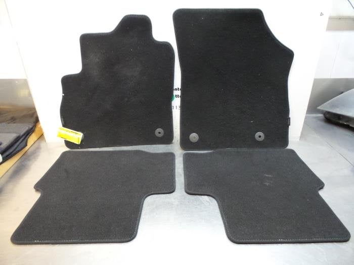 Matten Set van een Opel Astra (Astra K 15-), Auto-onderdelen, Gebruikt, -, -, Ophalen of Verzenden
