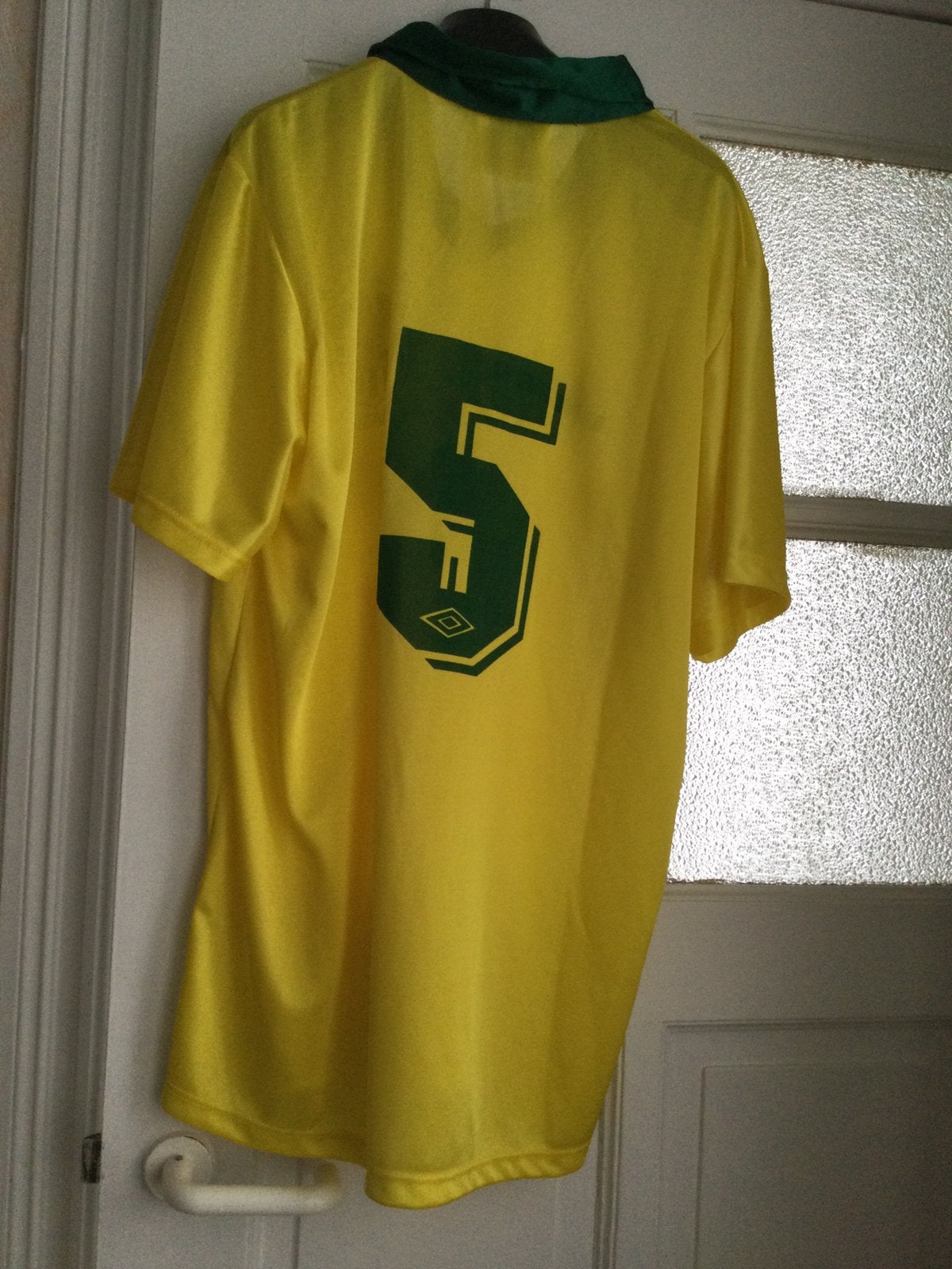 Braziliaans voetbalshirt 1982, Verzamelen, Sportartikelen en Voetbal, Ophalen