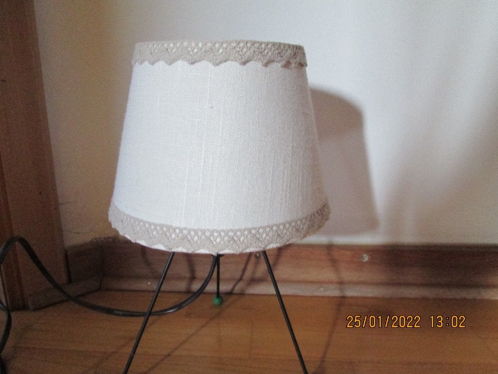 Lampe vintage décorative, Maison & Meubles, Lampes | Lampes de table, Beige, Vintage, Métal, 26 cm