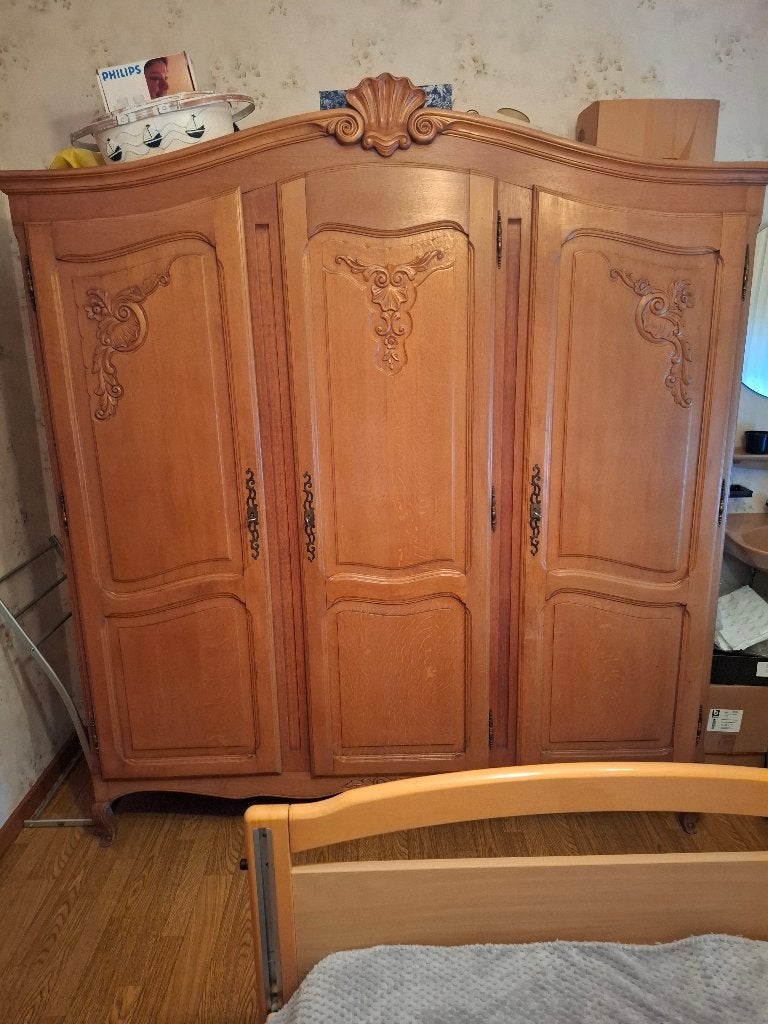 Kleerkast met 3 deuren, Ophalen, Met deur(en), Eikenhout, Zo goed als nieuw