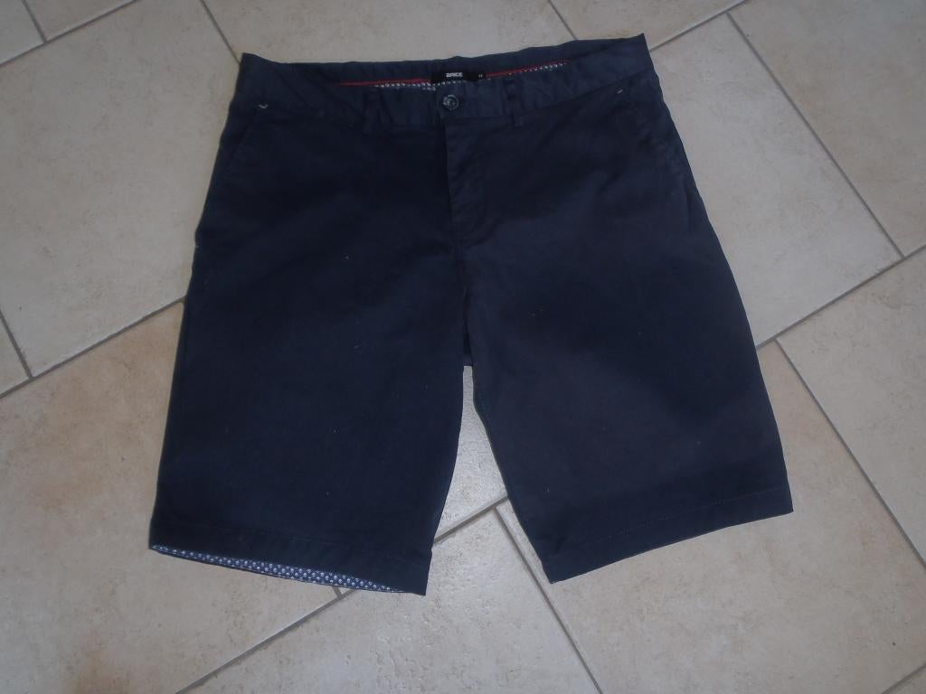 Short bleu homme taille 42, Vêtements | Hommes, Pantalons, Enlèvement ou Envoi, Comme neuf, Bleu