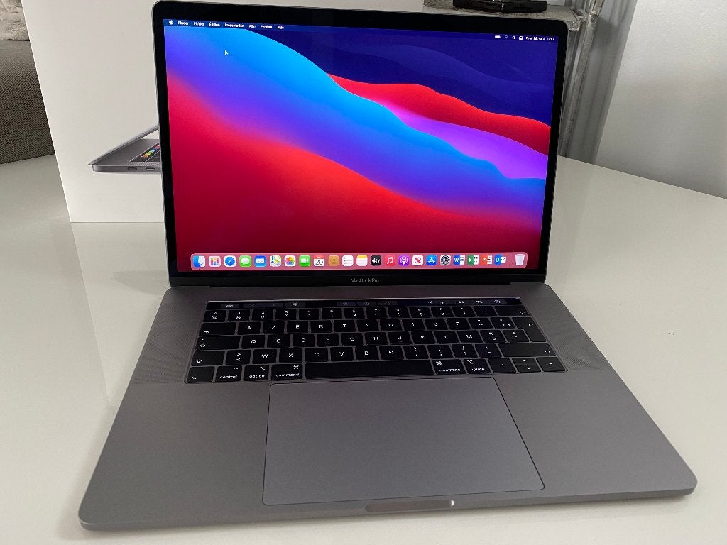 Macbook Pro 15 TouchBar - Space Grey, Informatique & Logiciels, MacBook Pro, Comme neuf, Enlèvement, Azerty
