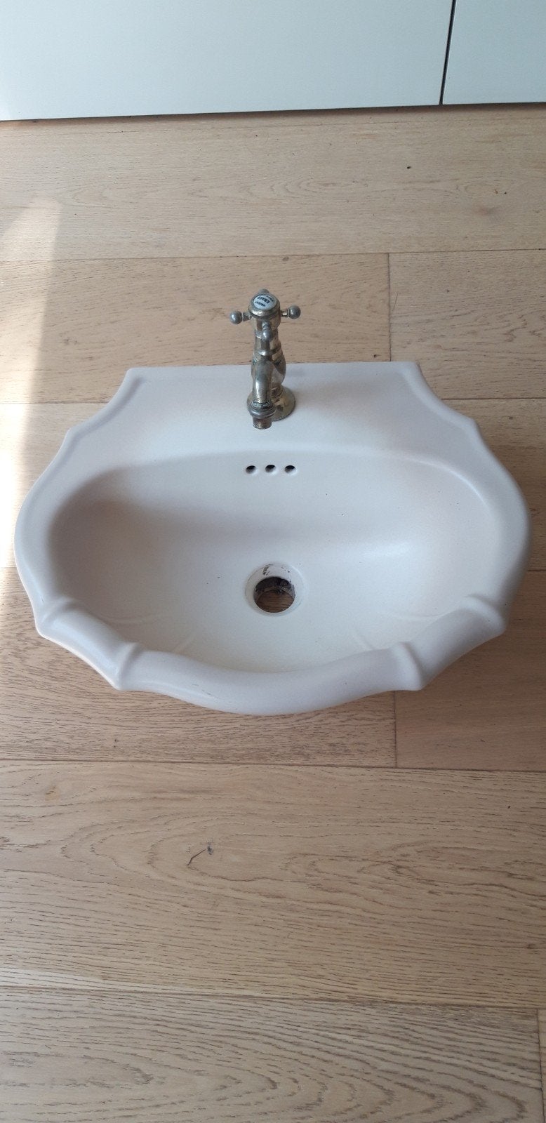 Kerasan Retro wastafel met kraan in zeer goede staat Vitage, Huis en Inrichting, Badkamer | Badkamermeubels, Ophalen