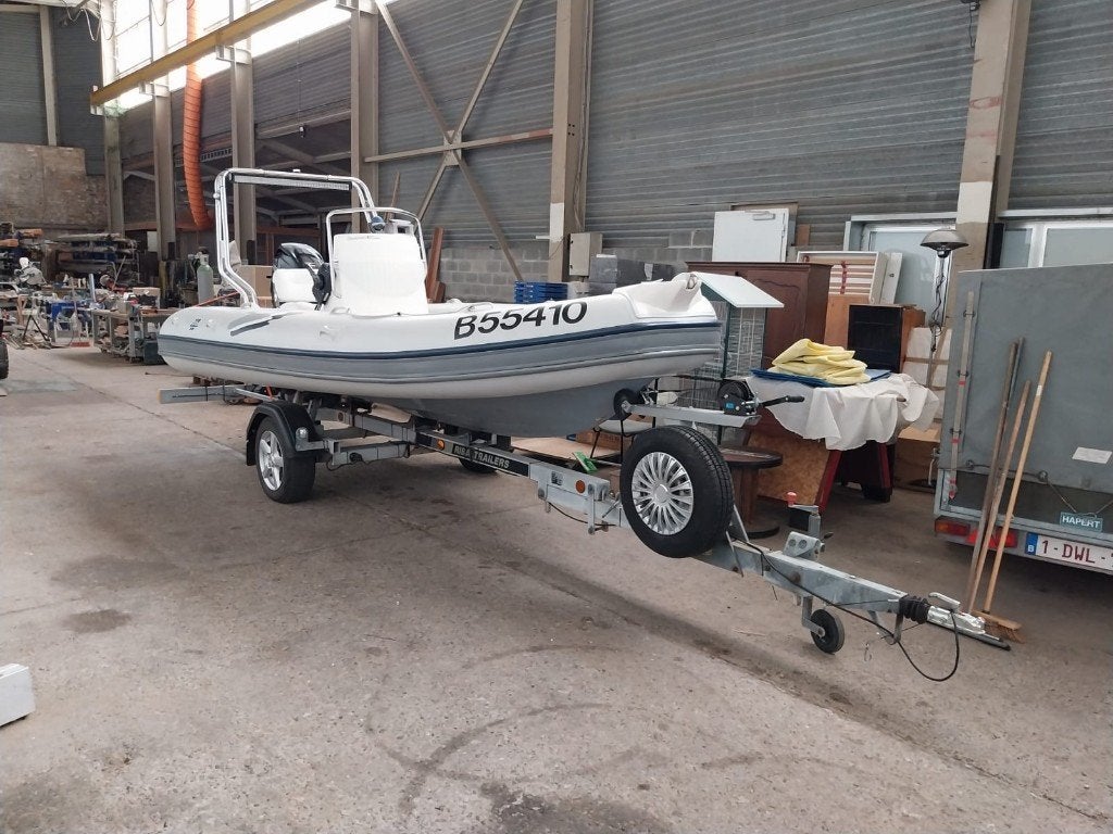 Semi-rigide boot, Watersport en Boten, Motorboten en Motorjachten, Hydraulische besturing, Buitenboordmotor, 5 m, Rib
