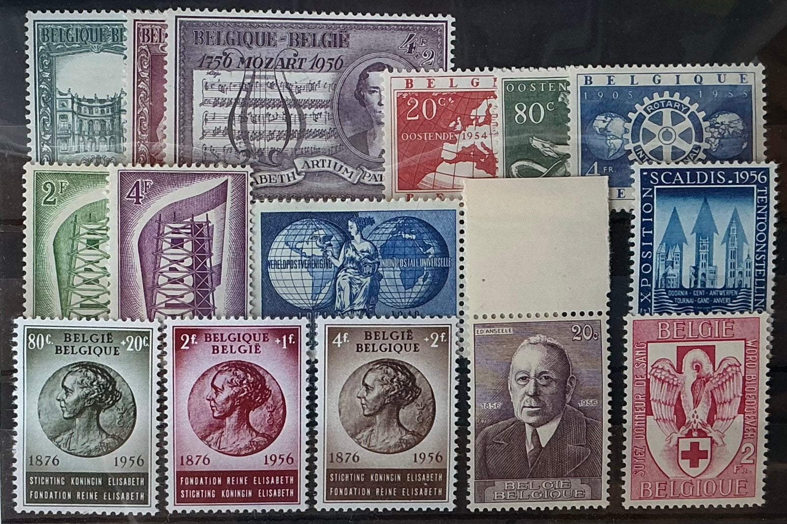 LOT 686. 1956. 15 zegels. Postfris. MNH., Orginele gom, Ophalen of Verzenden, Postfris, Postfris