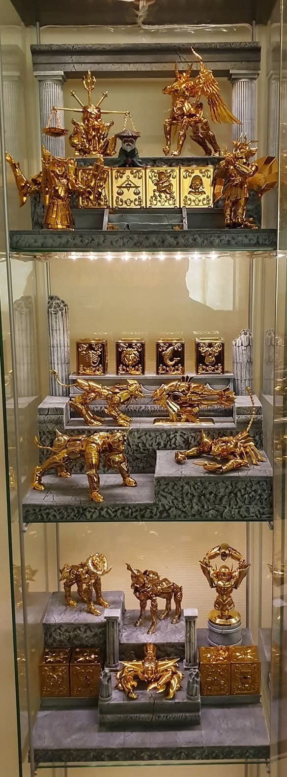 Myth cloth gold saints (chevalier d'or)+ Pandora box bandai, Enlèvement