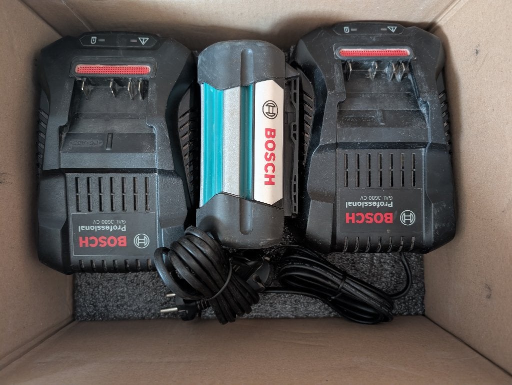 2 x BOSCH GAL 3680 CV professionele oplader, Doe-het-zelf en Bouw, Gereedschap | Overige machines, Ophalen of Verzenden, Gebruikt