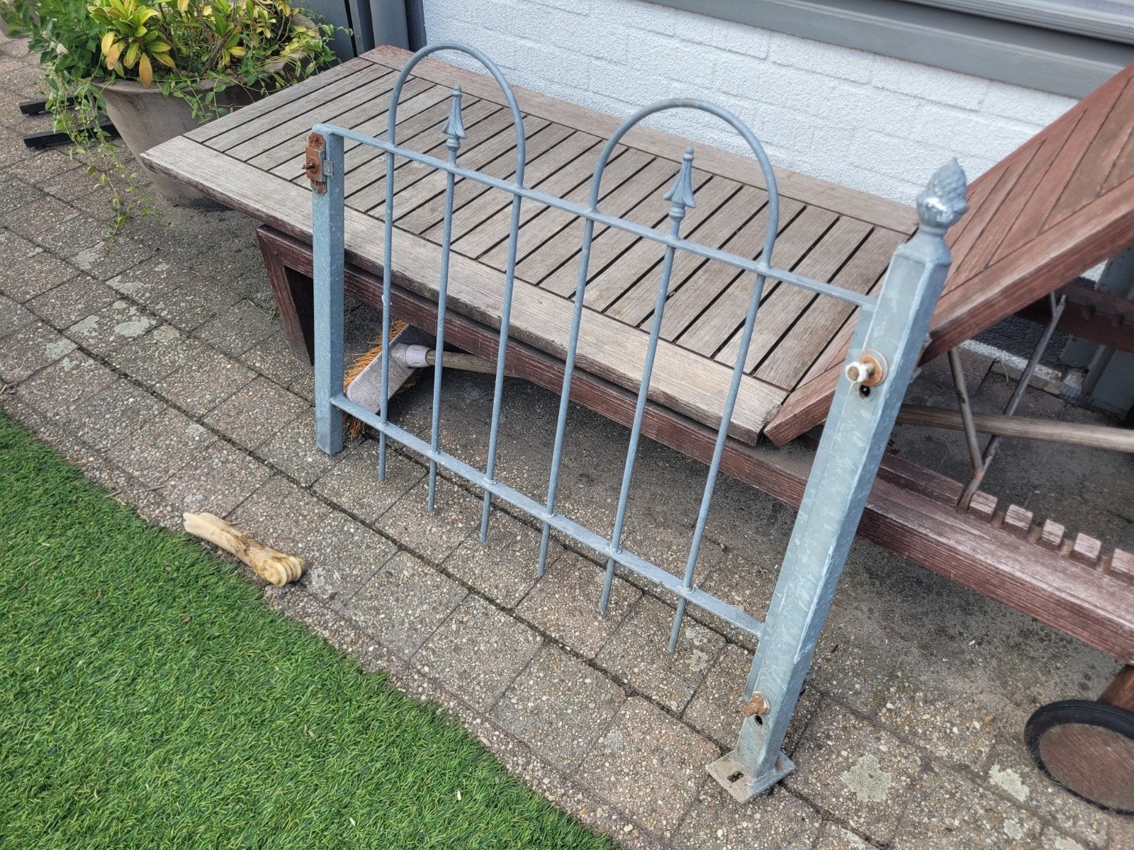 Tuinpoortje, Enlèvement