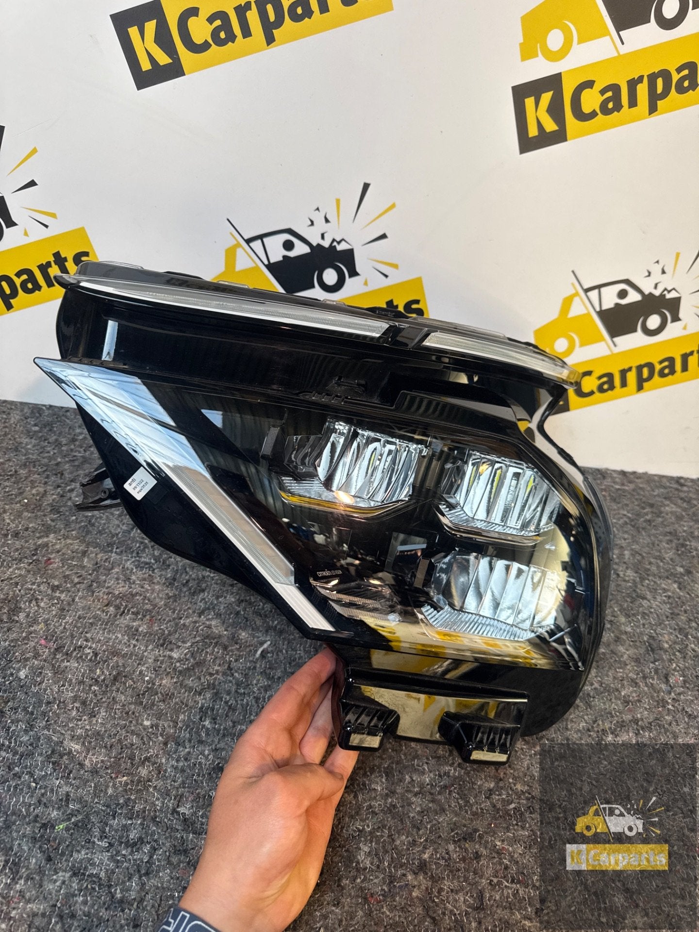 Phare avant gauche Full LED d'origine Citro n C4 III 7324366, Citroën, Stellantis N.V., Utilisé, Taurusavenue 1
2132 LS  Hoofddorp, NL