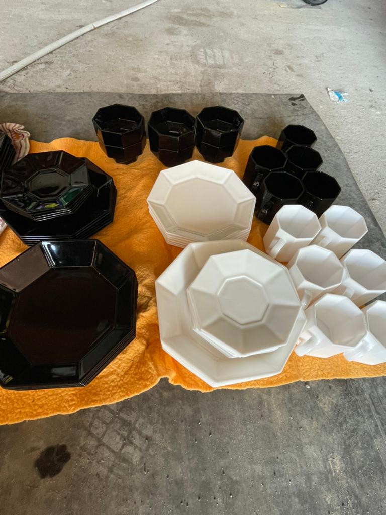 Zwart/wit eetservies, Huis en Inrichting, Keuken | Servies, Ophalen, Gebruikt