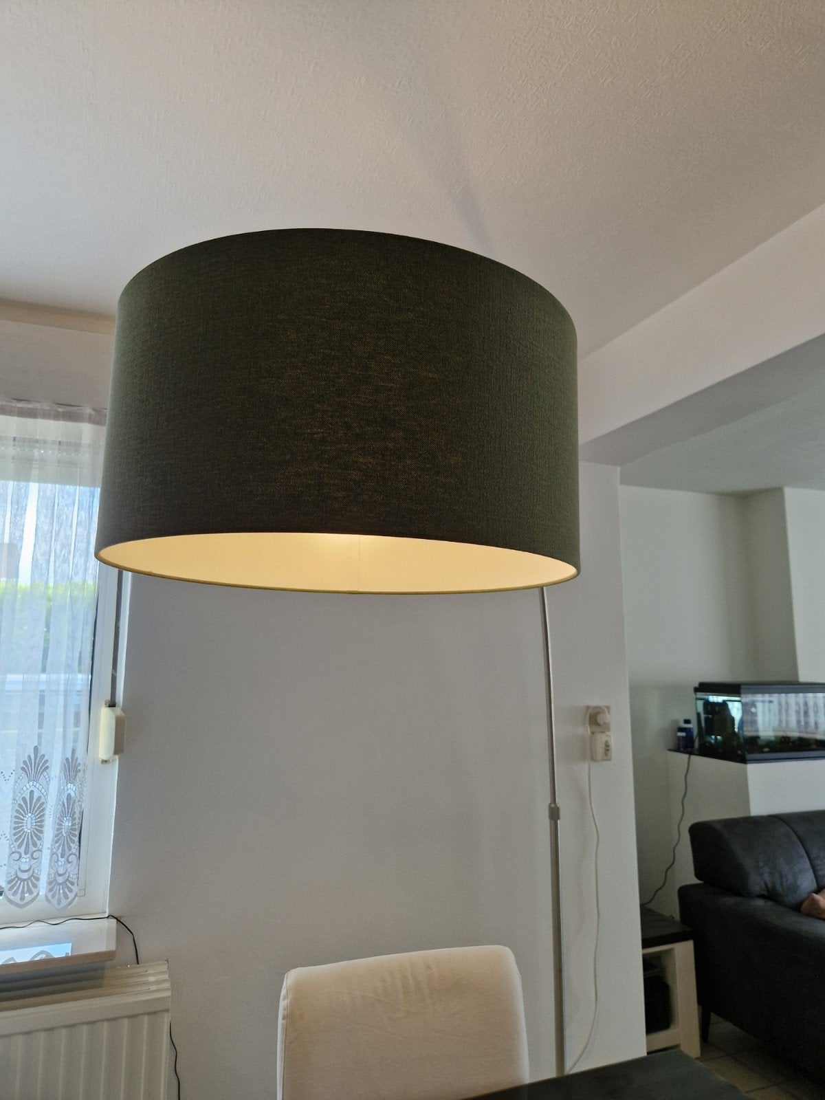 Moderne booglamp met donkergroene kap, Ophalen